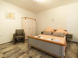 Noah, отель в Водице