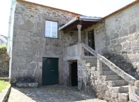 Casas da Loureira - Casa da Piscina e Batatas II, kúria Vila Nova de Cerveirában