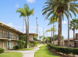 Ramada by Wyndham San Diego North Hotel & Conference Center