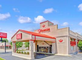 Ramada by Wyndham Baltimore West, hotel a Catonsville