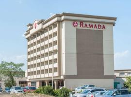Ramada by Wyndham Edmonton South, hotel Ramada en Edmonton