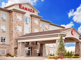 Ramada by Wyndham Stettler, PWD-friendly hotel sa Stettler