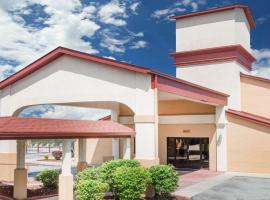 Ramada by Wyndham Columbia, hotel en Columbia