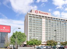 Ramada by Wyndham Reno Hotel & Casino, hotel em Reno