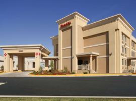 Ramada by Wyndham Tulsa – hotel w mieście Tulsa