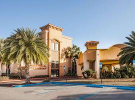 Ramada by Wyndham Jacksonville I-95 by Butler Blvd, hotelli kohteessa Jacksonville