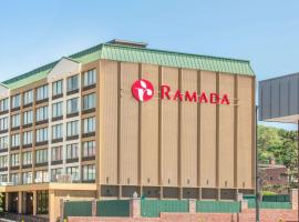 Viesnīca Ramada by Wyndham Cumberland Downtown pilsētā Kamberlenda