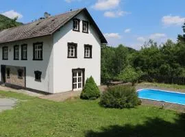 Roubenka nad řekou