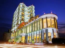 River Hotel