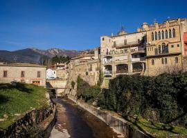 Hotel La Fonda dels Pirineus, hotel Maçanet de Cabrenysben