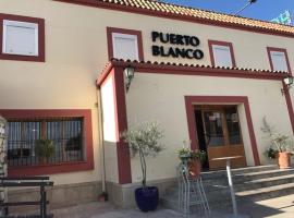 Hostal Restaurante Puerto Blanco, hotel v mestu El Garrobo