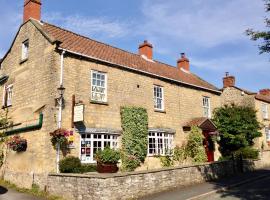 Plumpton Court, guest house in Nawton