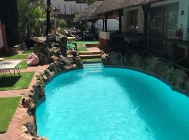 Tourmaline Guest House, hotel cerca de Equitrails Namibia cc (Windhoek), Windhoek