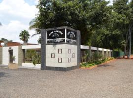 AAA Rose Garden Guesthouse, hotel near Nylsvley Conservancy, Naboomspruit