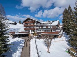 Der Berghof, Ferienwohnung mit Hotelservice in Hirschegg