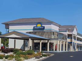 Days Inn by Wyndham Greeneville, hotel near Greeneville-Greene County Municipal Airport - GCY, 