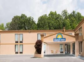 Days Inn by Wyndham Mount Hope, hotel near Raleigh County Memorial - BKW, Mount Hope