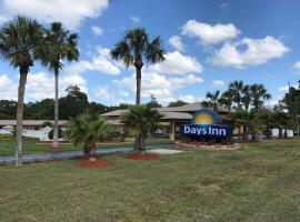 Days Inn by Wyndham Orange City/Deland, khách sạn gần Công viên Tiểu bang Blue Springs, Orange City