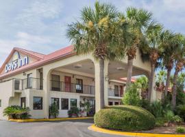 Days Inn by Wyndham Destin, motel u gradu Destin