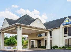 Days Inn by Wyndham Sanford, hotel di Sanford