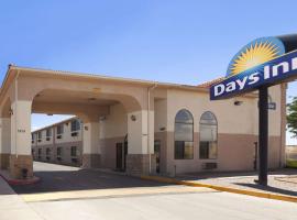 Days Inn by Wyndham Los Lunas, hotel sa parkingom u gradu Los Lunas