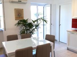 Casa delle Sirene, ubytov&aacute;n&iacute; s možnost&iacute; vlastn&iacute;ho stravov&aacute;n&iacute; v Ischii