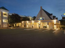 Days Inn by Wyndham WestEnd Alexandria,VA Washington DC Area, hotel di Alexandria