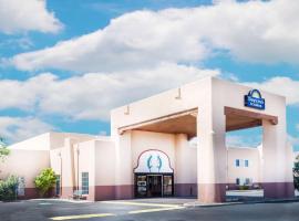 Days Inn & Suites by Wyndham Lordsburg, hotel v mestu Lordsburg