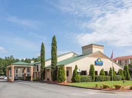 Days Inn & Suites by Wyndham Peachtree Corners Norcross, accessible hotel in Norcross