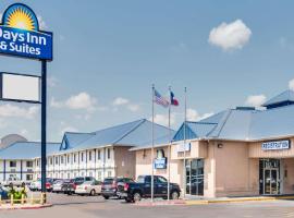 Days Inn & Suites by Wyndham Laredo, hotel in Laredo