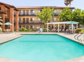 Days Inn by Wyndham San Jose Airport, motelli kohteessa Milpitas