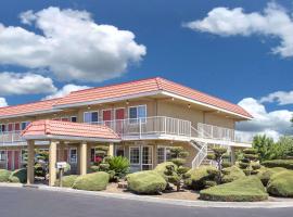 Days Inn by Wyndham Turlock, motel di Turlock