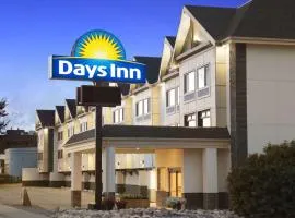 Days Inn by Wyndham Calgary Northwest