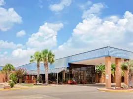 Days Inn by Wyndham Bay City