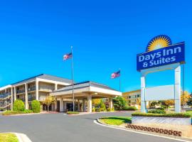 Days Inn & Suites by Wyndham Albuquerque North – hotel z basenem w mieście Los Ranchos de Albuquerque