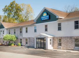 Days Inn & Suites by Wyndham Sellersburg, ξενοδοχείο σε Sellersburg