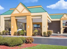 Days Inn by Wyndham Mocksville, מלון עם בריכה בMocksville