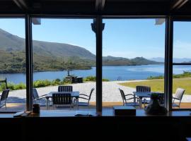 Pedder Wilderness Lodge, hotel with parking in Strathgordon