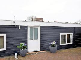 Beautiful houseboat with terrace jacuzzi, barco en La Haya