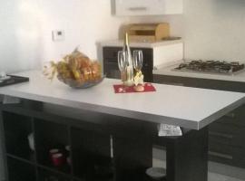 !!!OFFERTA LAST MINUTE!!! 300m dalla spiaggia, hotel en Torre Lapillo