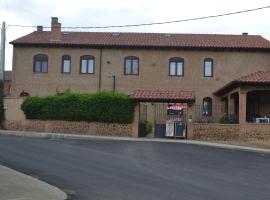 Hotel Rural Casa El Cura, hotel v destinaci Calzadilla de los Hermanillos