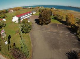 Bouctouche Bay Inn, hotel v mestu Bouctouche