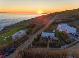 Beach Front Villa Amazing Views, hotel em Tarifa