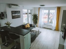 Design apartment, the city centre close to the health spa, hotel in Piešťany