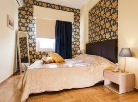 Private Central View rooms in apartment near to Acropolis Metro Station