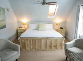 Salt Shaker Deli & Inn