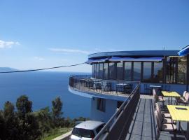Hotel Flanona – hotel w mieście Plomin