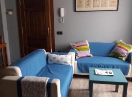 Apartamentos Turísticos EL Duende de Carricuende, hotel v destinaci Puente-Almuhey