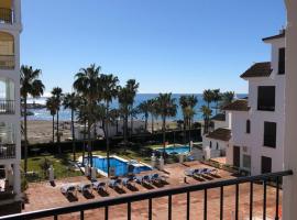 Puerto de la Duquesa sea view, hotell i Manilva