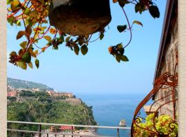 Villa Ketty Resort, hotel near Vico Equense Circumvesuviana Train Station, Vico Equense